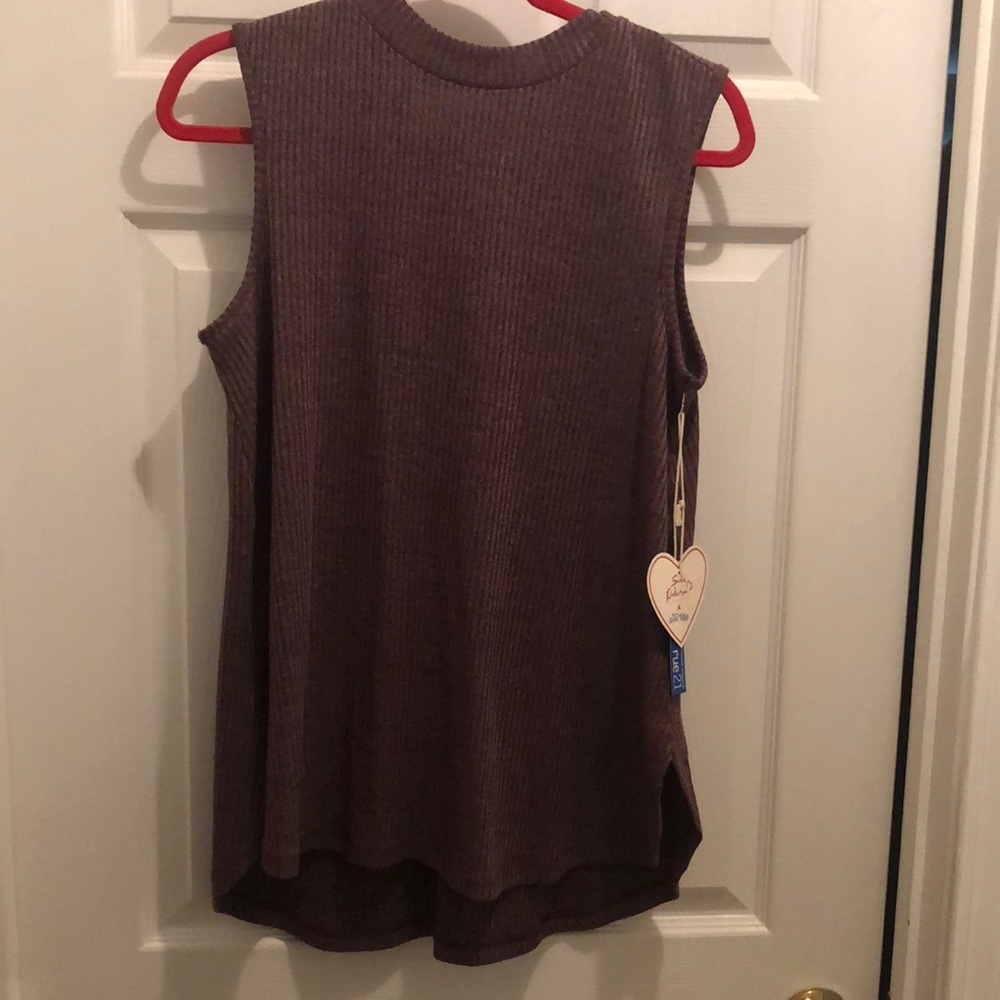 Rue 21 lightweight sleeveless top